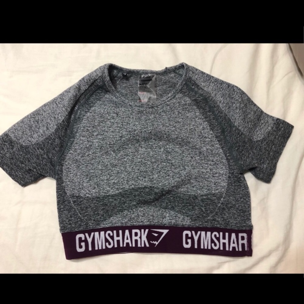 Gymshark cropped short sleeve shirt size medium